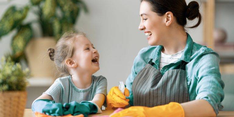 family-cleaning-the-room-9WYG9PM